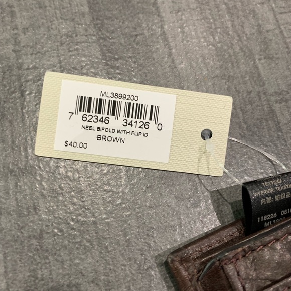 NWT Fossil Wallet-Bi-fold with Flip ID - Picture 4 of 4